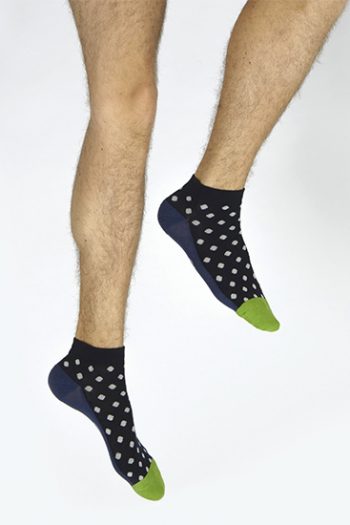 Socquettes de sport à pois pour homme, en coton bouclette. De la marque Berthe aux grands pieds. Fabrication exclusivement française