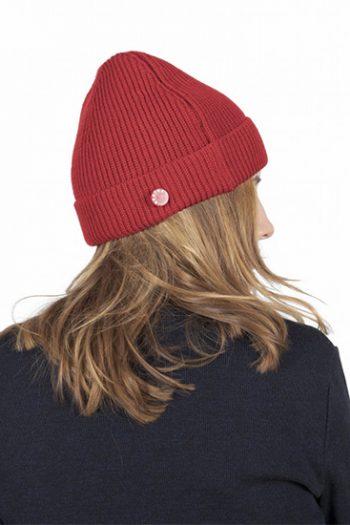 Bonnet mixte rouge en pure laine mérinos de la marque Berthe aux Grands Pieds et fabriqué par royal mer. 100% Made in France.