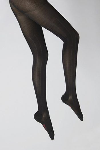 Collants en soie, transparence rayures verticales. Modèle se déclinant en 4 coloris. Marque Berthe Aux Grands Pieds. Fabrication française
