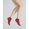 Socquettes en soie rayées asymétriques rouge et rose. De la marque Berthe aux grands pieds . Une fabrication 100% française !