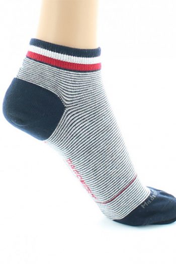 Socquettes fantaisie rayées marine Croisière. Un modèle en coton. De la marque Dagobert à l'envers. Une fabrication 100% française.