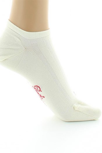 Socquettes en soie naturelle, renforcées à la pointe et au talon. De la marque Berthe Aux Grands Pieds. Une fabrication 100% française.
