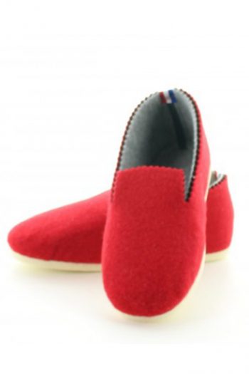 Charentaises unies rouges en feutre et laine majoritaire made in charente
