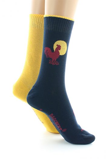 Chaussettes doubles réversibles aux motifs de coq. Un côté est fantaisie et l'autre uni. Dagobert à l'envers , fabrication française.
