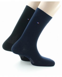 Lot de deux paires de chaussettes unies bleu marine et noir en coton peignés. Petit drapeau français sur la tige. Fabrication Française par Perrin 1924.