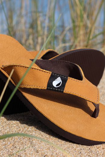 tong en cuir pleine fleur vagatong de la marque Jo Bigorneau