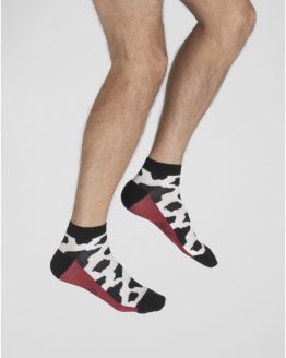 Socquettes de sport homme en coton bouclette, motif de Vache. De la marque Berthe aux grands pieds .Fabrication française.