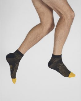 Socquettes de sport homme en coton bouclette, motif Vagues et Baleine. De la marque Berthe aux grands pieds .Fabrication française.