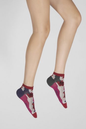 Socquettes Femme Coquelicots Art Déco, tricotées en fil d'Écosse majoritaire. De la marque Berthe aux Grands Pieds. Fabrication 100% française.