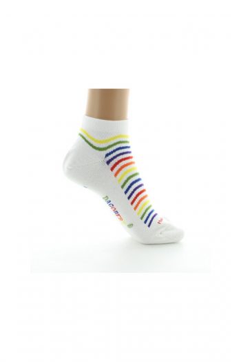 Socquettes fantaisie Vagues multicolores sur un fond blanc. Un modèle en coton. De la marque Dagobert à l'envers. Une fabrication 100% française.