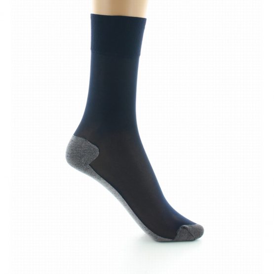 Mi-chaussettes en Lycra semelle coton, semi-transparent 20 denier. Disponible en 3 coloris. De la marque Perrin, made in France !