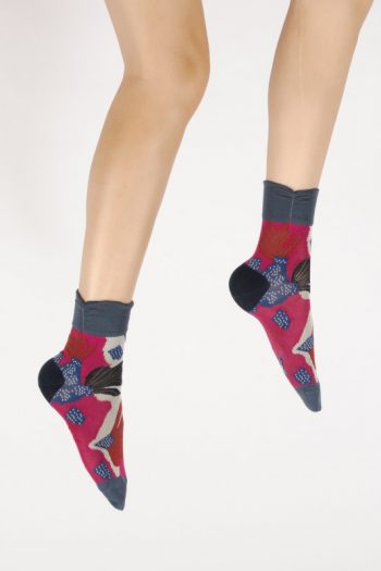 Chaussettes Femme Fleurs Sauvage en fil d'Écosse. Coloris Fuchsia, rouge et bleu. Berthe Aux Grands Pieds, Fabrication Française