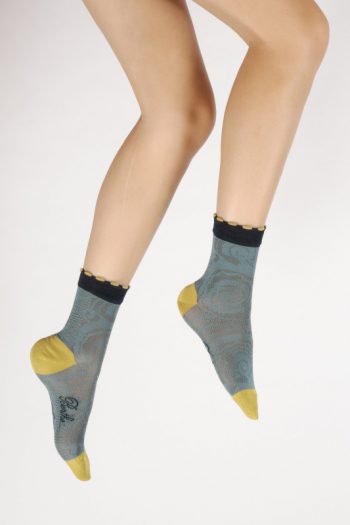 Chaussettes aux motifs Art Déco en fil d'Ecosse. Maille dévorée. De la marque Berthe Aux Grands Pieds. Fabrication Française