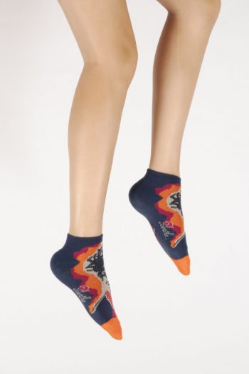 Socquettes de Sport La Femme au foulard. Renfort en maille bouclette. Coloris bleu roy, rose et orange. Berthe Aux Grands Pieds, fabrication française