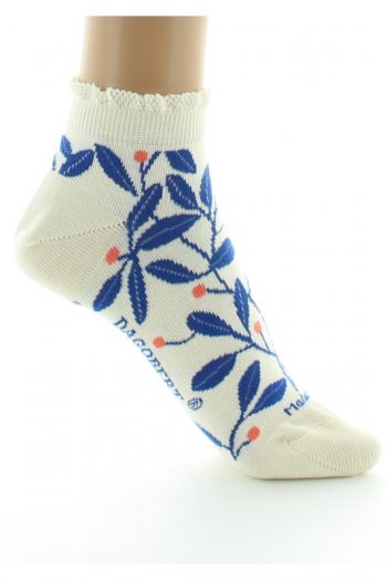 Socquettes écrues feuilles bleues. En coton bio. Volant aux niveau de l'élastique. Dagobert à l'envers. Fabrication Française