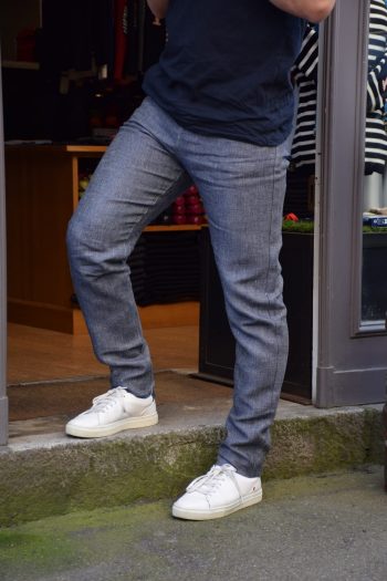 Chino Lin Carotte 168N Bleu à l'aspect jean au DenimOriginal emblématique de la marque 1083. De fabrication exclusivement française !