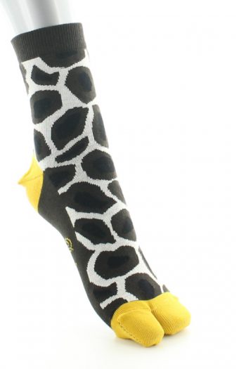 Chaussettes Tabi Tâches de Girafe. Un modèle en coton. De la marque Berthe Aux Grands Pieds. Une Fabrication 100% française.