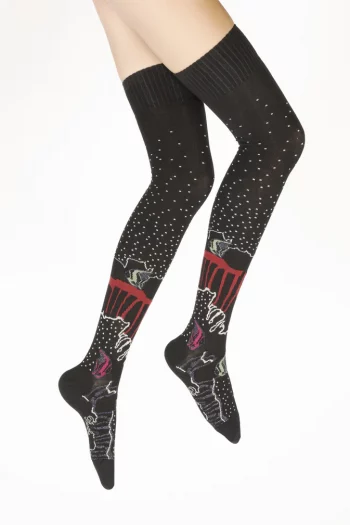 Jambières en coton et aux motifs de poissons sur fond noir. De la marque Berthe Aux Grands Pieds. Fabrication 100% française