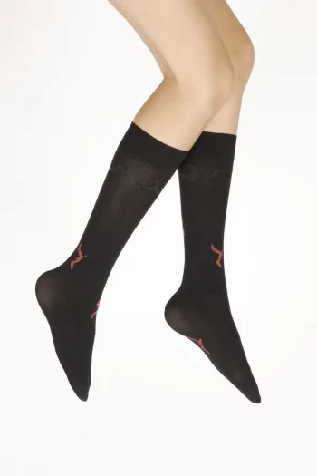 Mi-Bas 40D noir mouettes Rouges. En lycra 40 deniers. De la marque Berthe Aux Grands Pieds. Un produit fabriqué exclusivement en France .