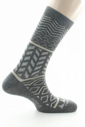 Chaussettes Coton Motifs Géométriques gris. Disponible en gris, kaki et marine. De la marque Perrin 1924, fabrication française.