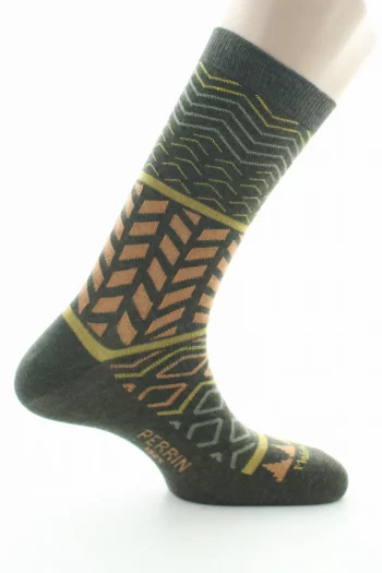 Chaussettes Coton Motifs Géométriques Kaki. Disponible en gris, kaki et marine. De la marque Perrin 1924, fabrication française.