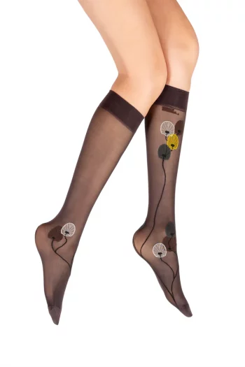 Mi-Bas 30D Prune La Monnaie du Pape. En lycra 30 deniers. De la marque Berthe Aux Grands Pieds. Un produit fabriqué exclusivement en France .