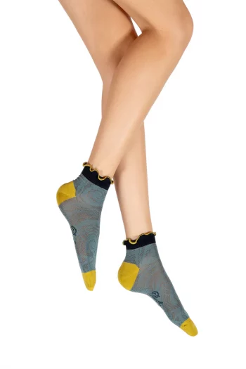 Socquettes Motifs art déco Femme, tricotées en fil d'Écosse majoritaire. De la marque Berthe aux Grands Pieds. Fabrication 100% française.