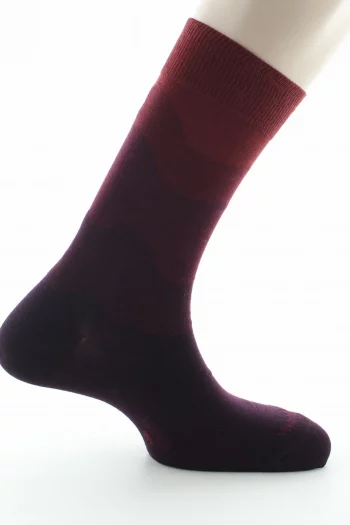 Chaussettes Coton Dégradé Bordeaux. Existe en 4 coloris De la marque Perrin 1924, de fabrication exclusivement française en Bourgogne (71).