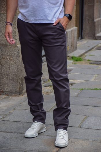 Chino 1083 - Coupe ajustée anthracite 163 homme. Fabrication exclusivement française. tissé + teint + ennoblis + coupé en France par 1083