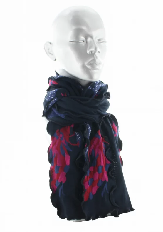 Echarpe en coton Le Paon. Motifs d'un Paon au plumage rose sur fond bleu. De La Marque Berthe Aux Grands Pieds. Fabrication Française.