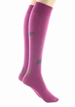 Mi-Bas 40D Albizia Fuchsia Kaki. En lycra 40 deniers. De la marque Berthe Aux Grands Pieds. Un produit fabriqué exclusivement en France .