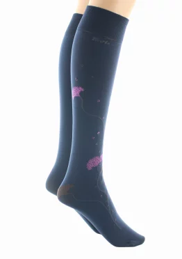 Mi-Bas 40D Albizia Marine Rose. En lycra 40 deniers. De la marque Berthe Aux Grands Pieds. Un produit fabriqué exclusivement en France .