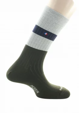Chaussettes à côtes pour homme en laine Perrin kaki. De La Manufacture Perrin 1924. Existe en 3 coloris. Fabrication exclusivement française.