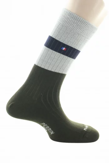 Chaussettes à côtes pour homme en laine Perrin kaki. De La Manufacture Perrin 1924. Existe en 3 coloris. Fabrication exclusivement française.
