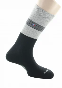 Chaussettes à côtes pour homme en laine Perrin Noir. De La Manufacture Perrin 1924. Existe en 2 coloris. Fabrication exclusivement française.
