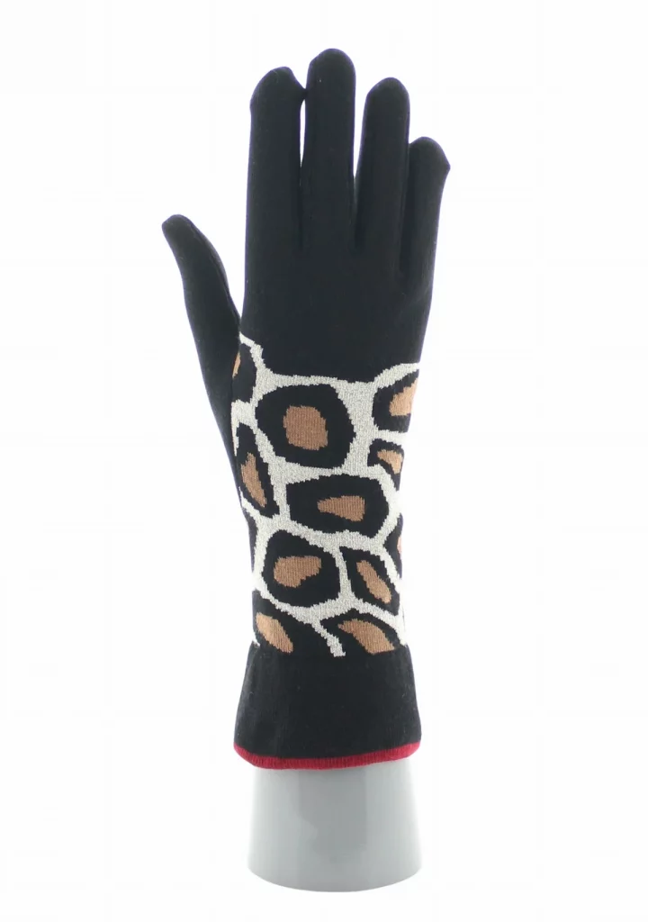 Gants en coton aux motifs de tâches de Léopard. De la marque Berthe Aux Grands Pieds. Fabrication exclusivement française.