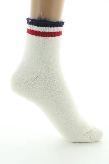 chaussons de nuit en laine grattée blanc, tige tricolore. Cocooning, existe en marine. de la marque Perrin, fabrication française