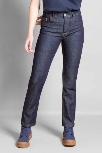 Jean Droit Dao - Anaïs. Teinture indigo, intemporel, flex denim, 98% coton bio 2% d'élasthanne. Fabrication française à Nancy.
