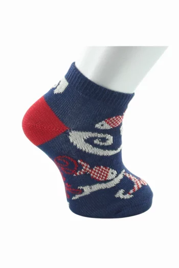 Socquettes enfant aux motifs de poissons rouges, tricotées en fil d'Écosse. De la marque Berthe aux Grands Pieds. Fabrication 100% française.