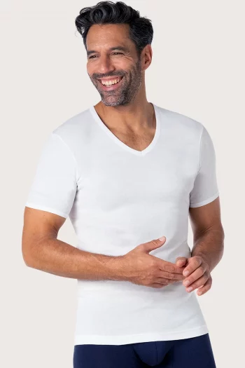 T-shirt Blanc col V Eminence en pur coton. coloris blanc. Fabrication exclusivement française par la manufacture Eminence